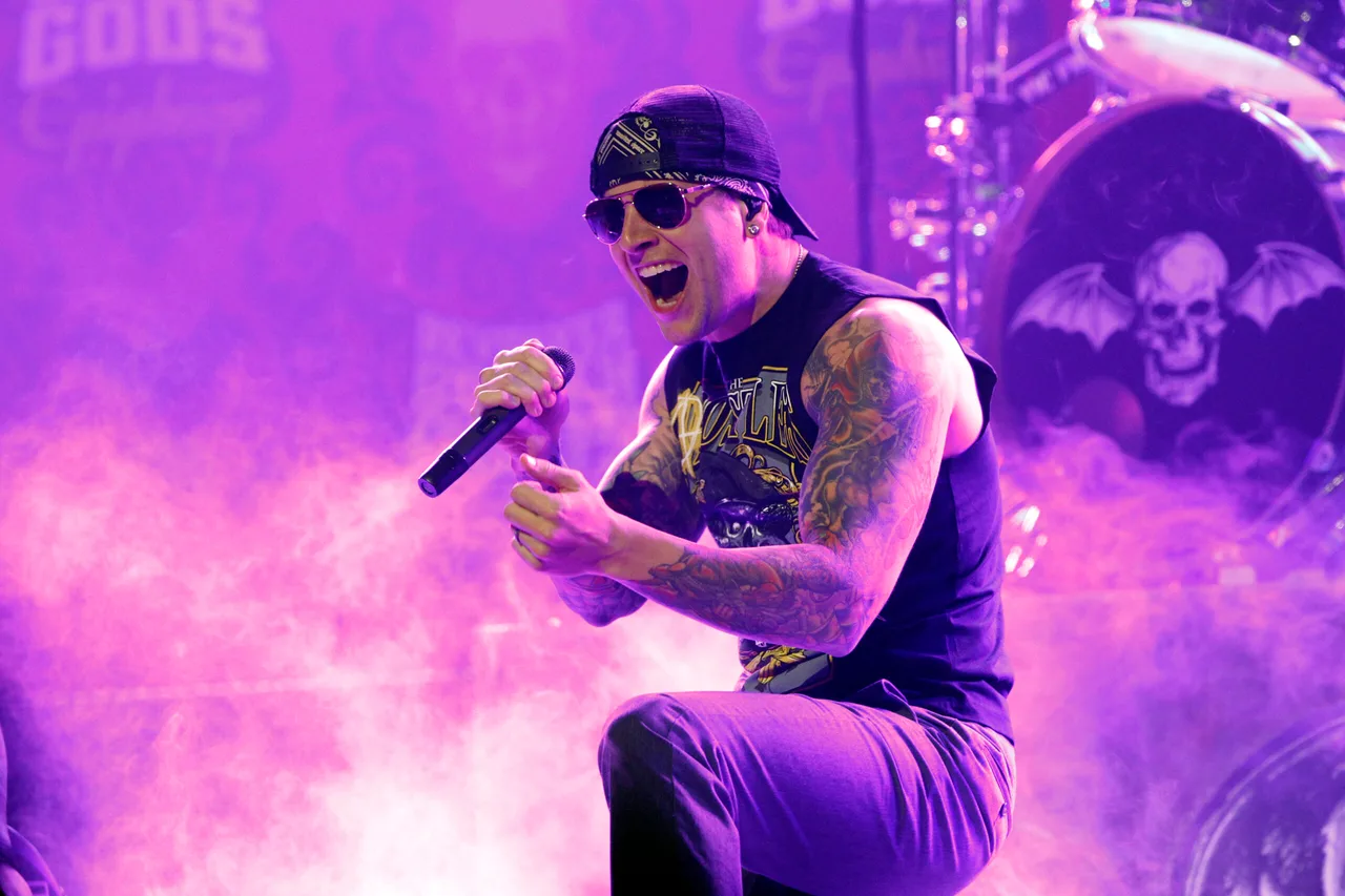 M. Shadows no palco