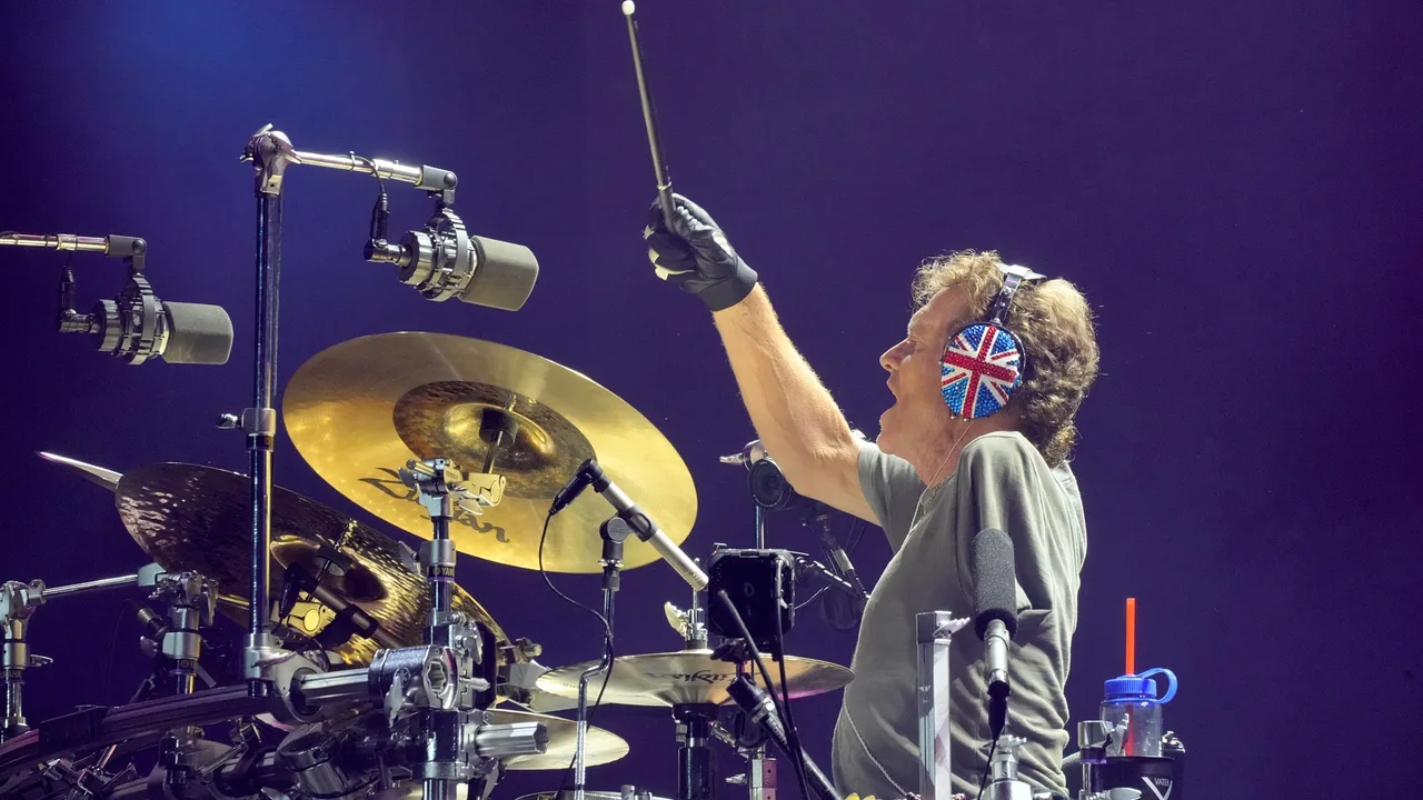 Def Leppard confirma turnê de 2027 com Goo Goo Dolls, 45 datas e doação para pesquisa do câncer