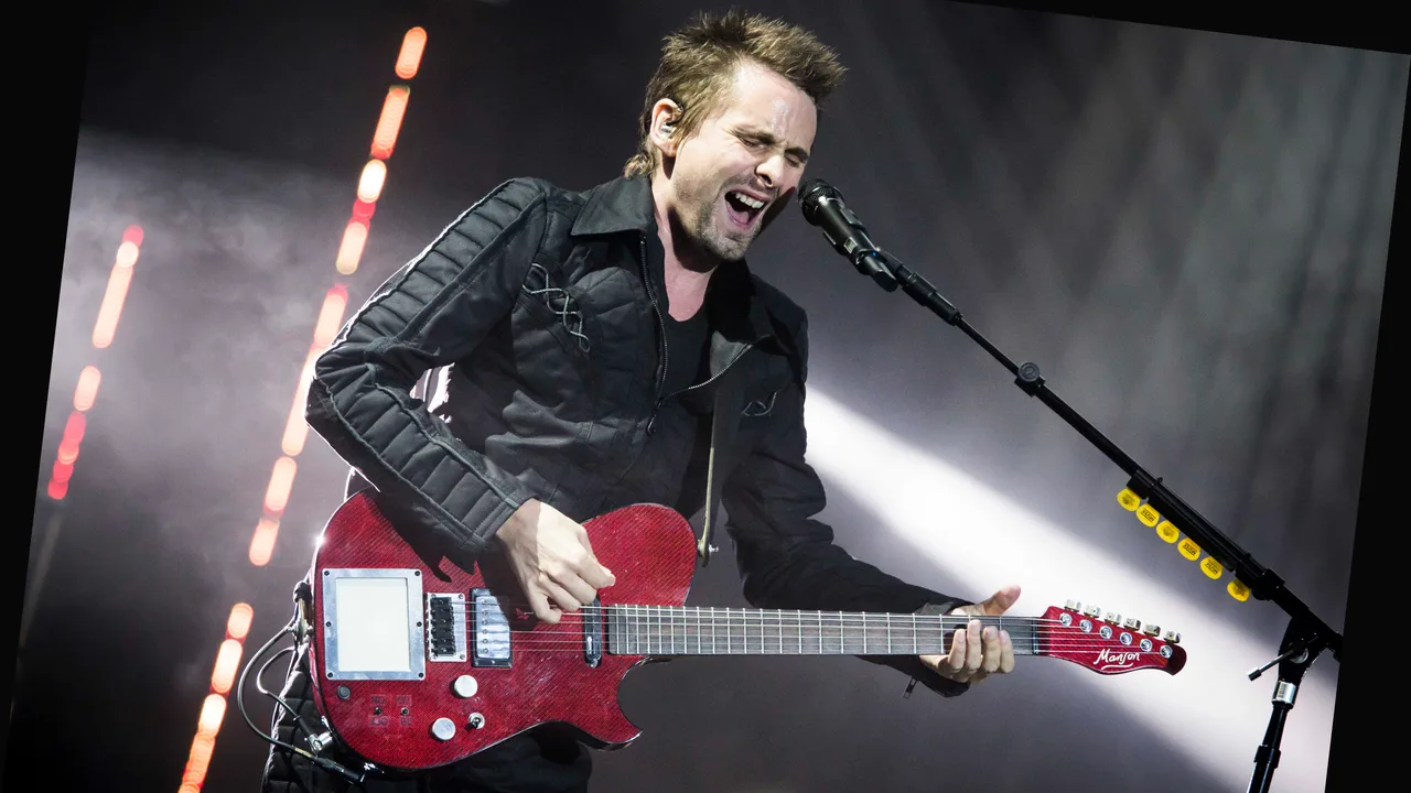 Muse mira o espaço em 'The Wow! Signal', o novo álbum que chega dia 26