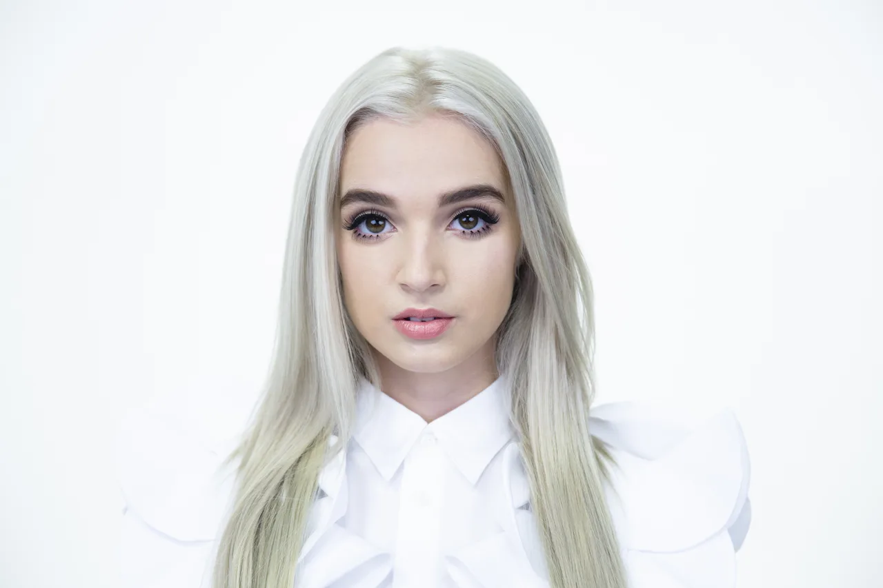Poppy: da boneca surreal do YouTube à indicada ao Grammy de metal
